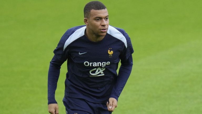 Fransa milli takım kaptanı Mbappé ‘aşırılığa’ karşı oy çağrısında bulundu