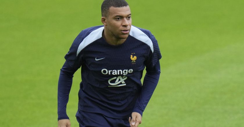 Fransa milli takım kaptanı Mbappé ‘aşırılığa’ karşı oy çağrısında bulundu