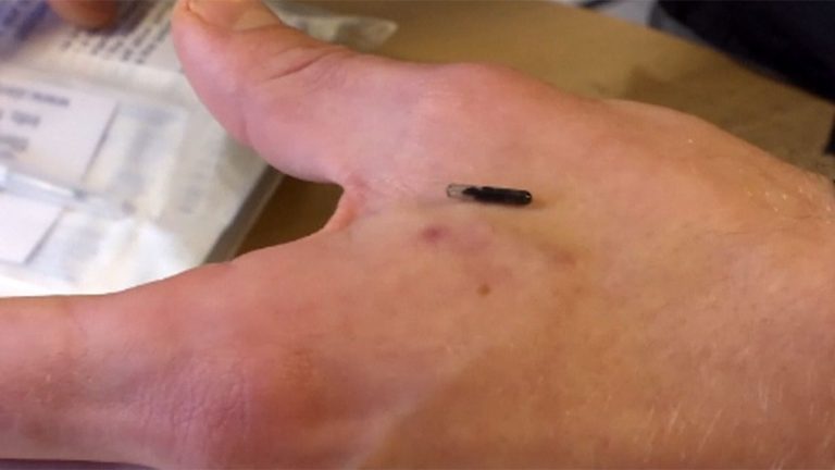 Radyo frekansı tanıma çipleri Brüksel ofislerine girdi