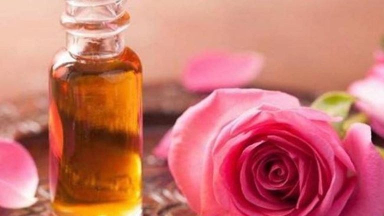 CİLDİ TEMİZLEYEN YAĞ: Gül Yağının Faydaları Nelerdir? Ne için? Gül yağının az bilinen faydaları