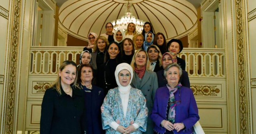 Emine Erdoğan, TOGEM-DER yönetim kurulu üyeleriyle görüştü