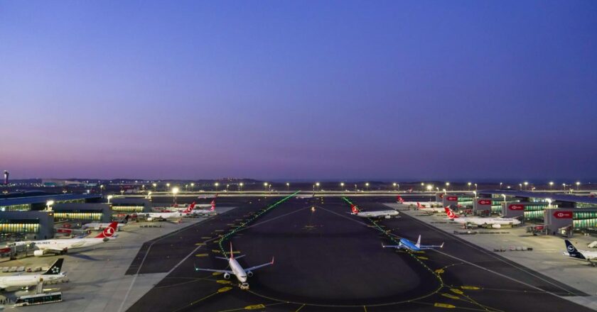 İstanbul Havaalanı’nda aynı anda uçaklar inebilir veya çıkarabilir
