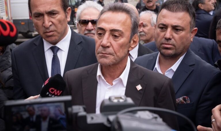 Berhan Şimşek’ten Flash Hamle: Dilekçenin iptal edilmesi için Chip Kongresi! – Siyaset haberlerini kırmak