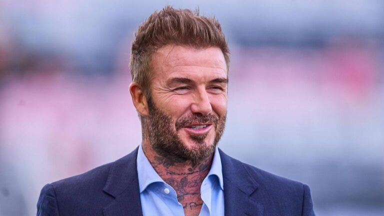 David Beckham’a efendim unvanını aldı