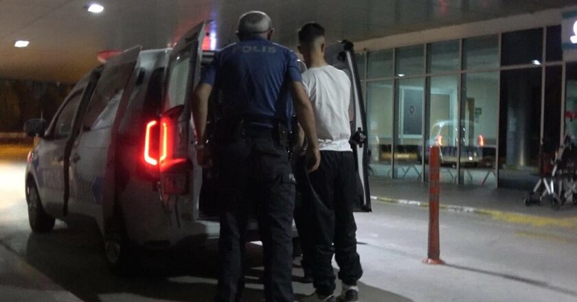 Havalandırma tüpünde gizli tabancalar ele geçirildi: Gözaltı 3