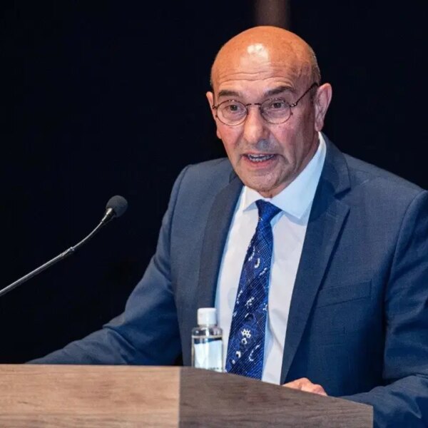Tunç Soyer’in gözaltında alınan mesajı: “Alnım AK, kafam dikey pozisyonda” – son dakika siyasetiyle ilgili haberler