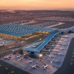 İstanbul havaalanlarını kullanan iki yolcudan biri