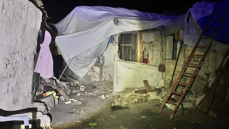 Erzurum’daki Dünya evinin çatısı çöktü: 2 ölü