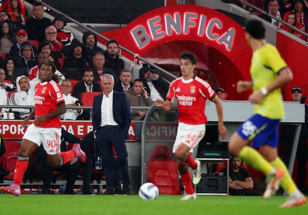 Eski F.Bahçe Teknik Direktörü Jose Mourinho, Portekizliyi çılgına çevirdi! Yenilgiye öyle bir bahane buldu ki... 4