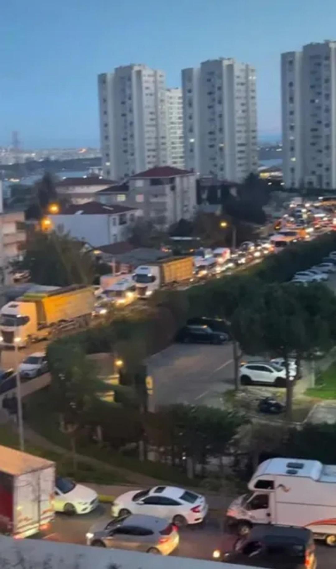 İstanbul'da trafik yoğunluğu yüzde 90'a ulaştı: durma noktasına geldi 2