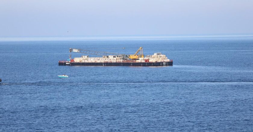 Kocaeli’de mahsur kalan gemi kurtarıldı